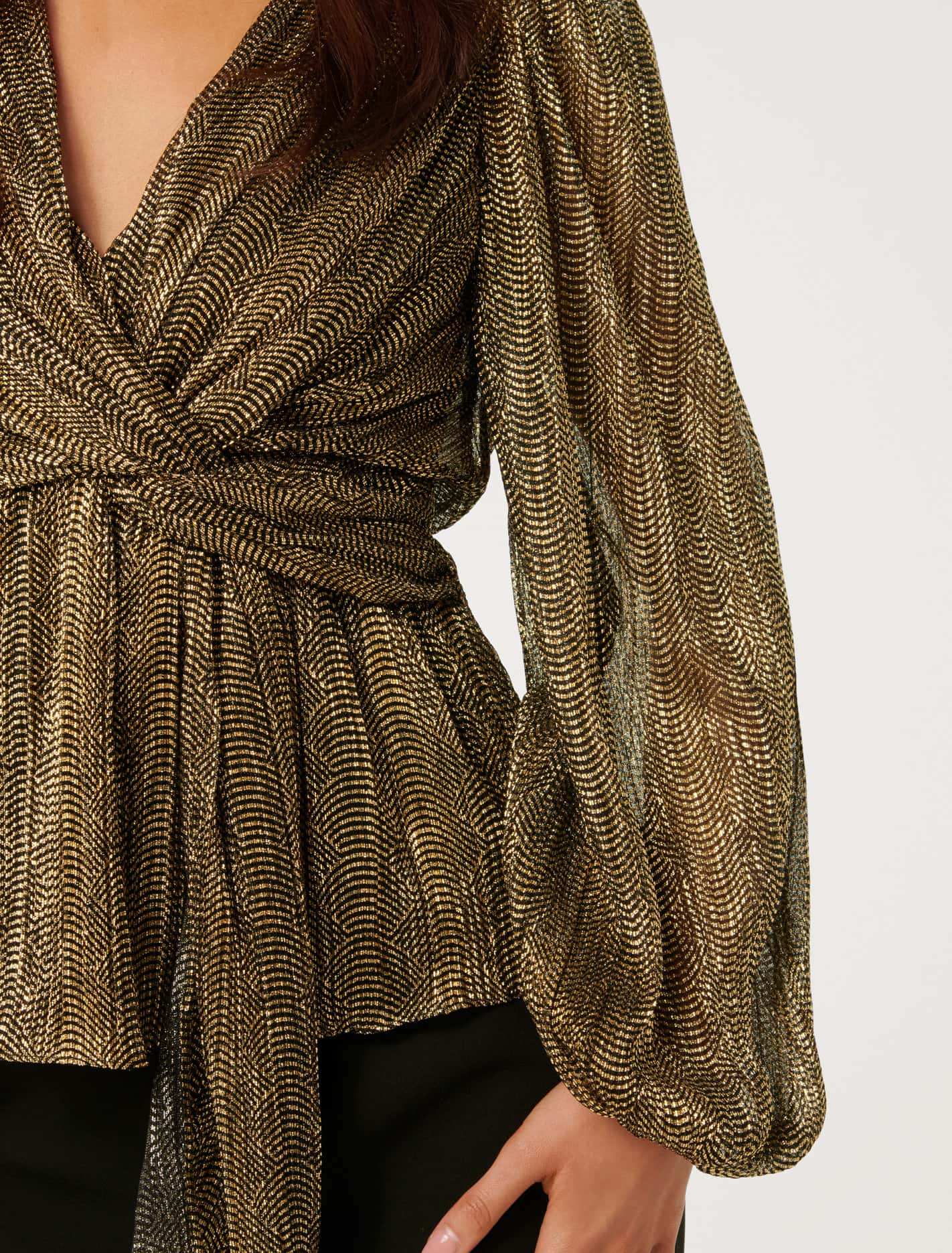 Cassidy Metallic Plisse Top Black & Gold