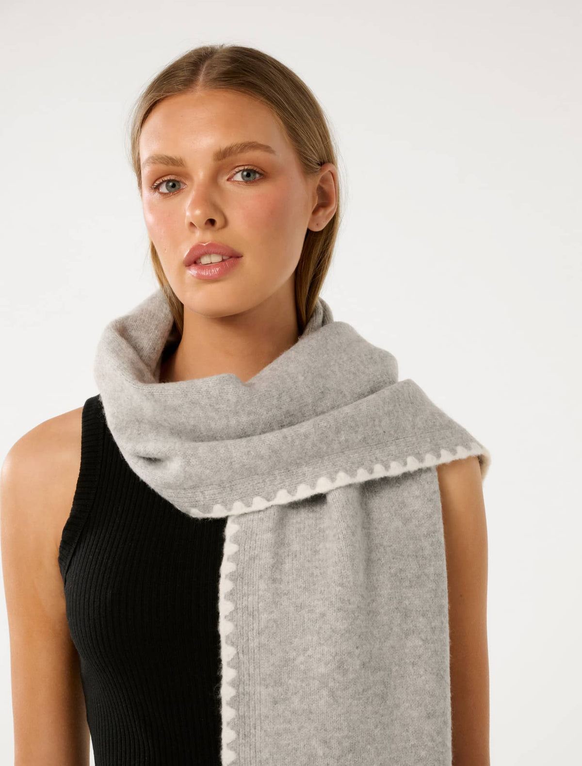 Tatum Stitch Detail Scarf Grey / White