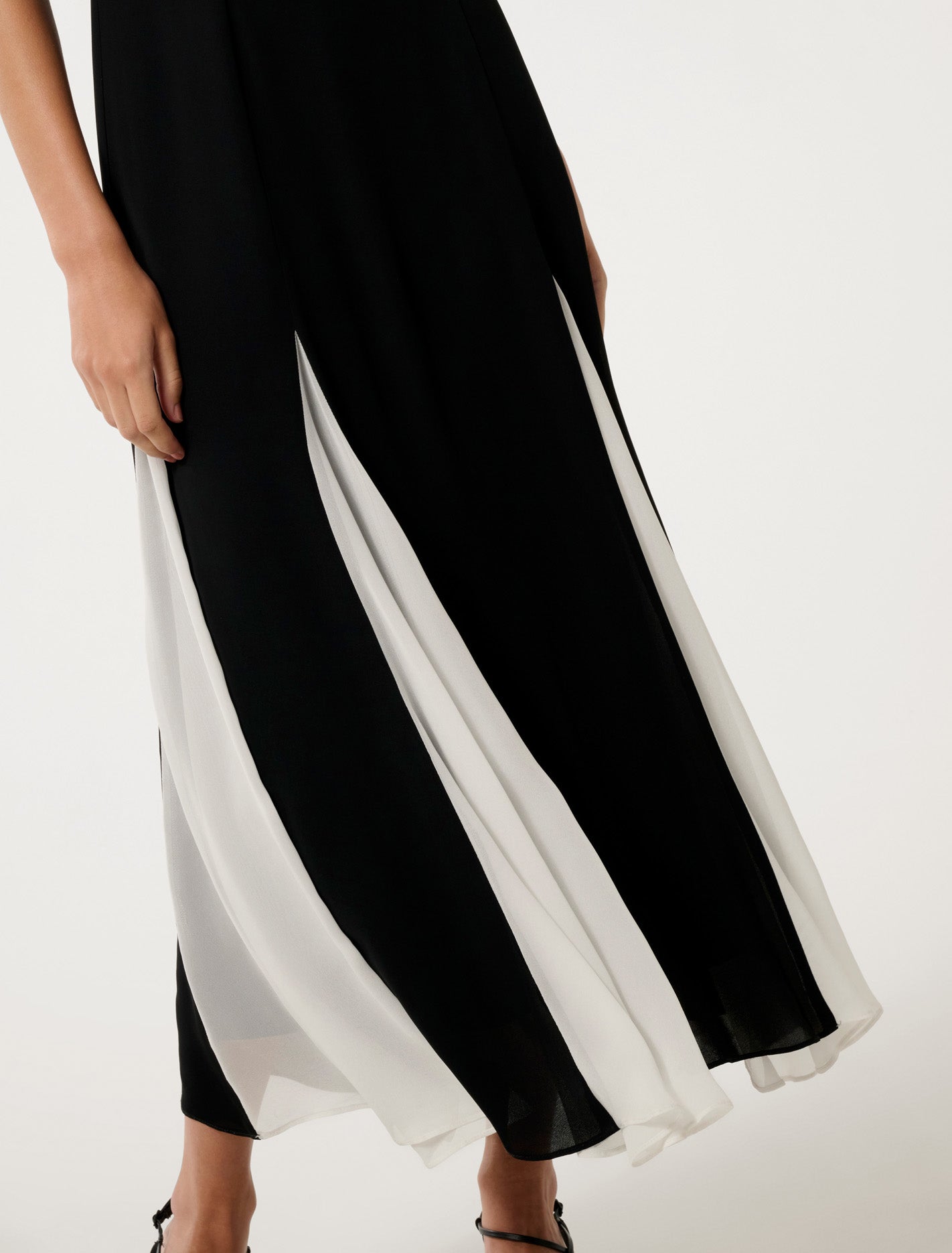 Dahlia Maxi Dress Black & White
