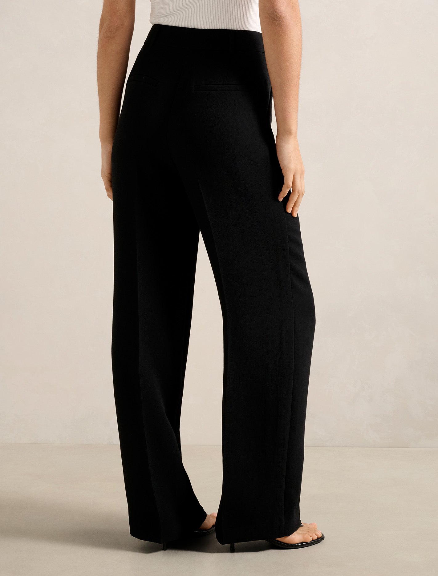 Dahlia Straight Leg Pant Black