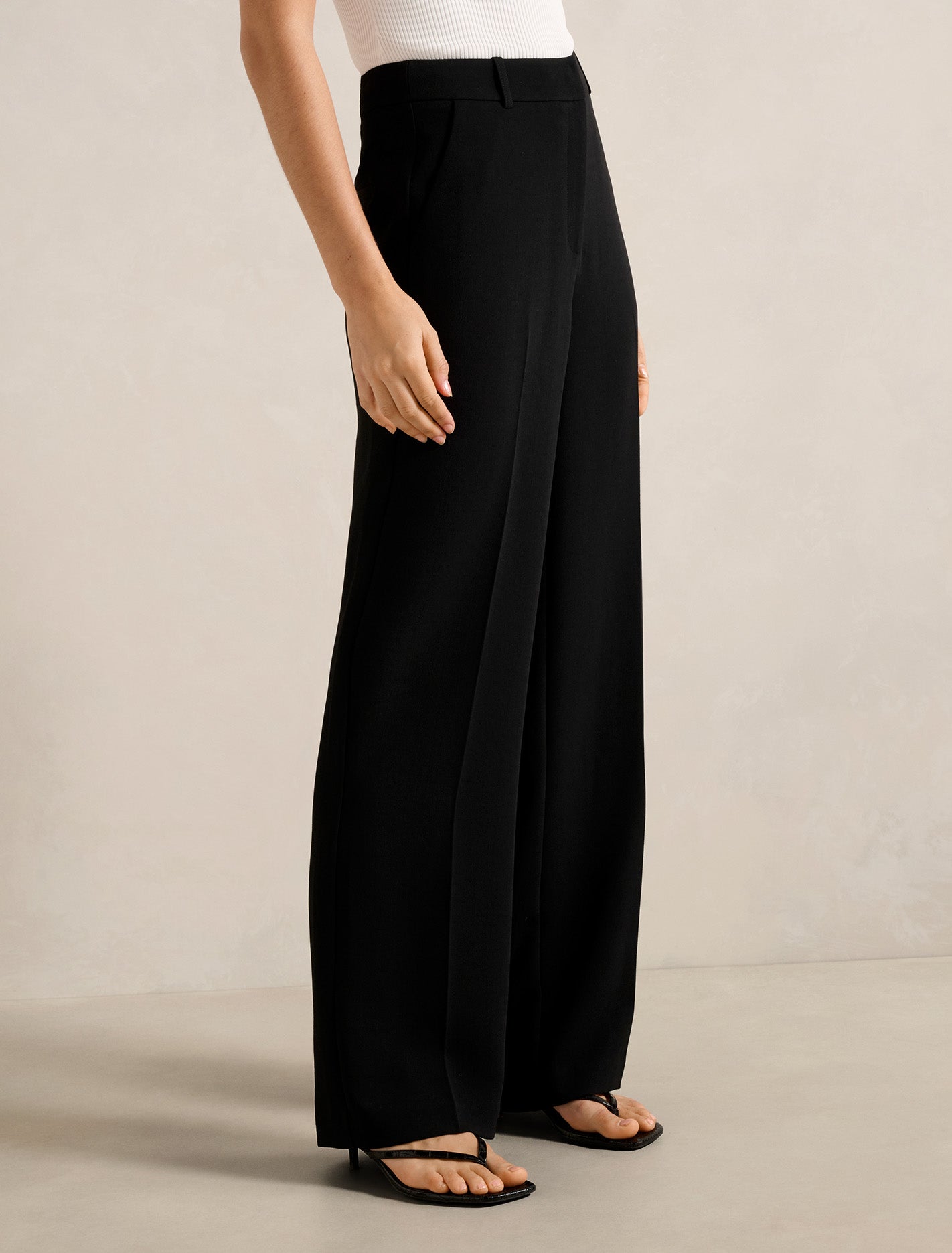 Dahlia Straight Leg Pant Black