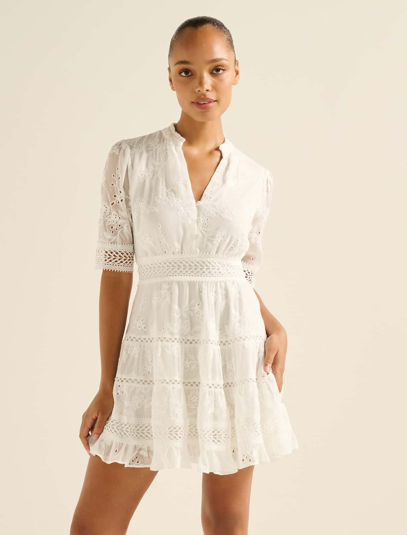 商品画像：side chain short dress[off white] – eve46 4